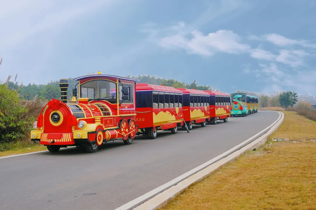 宇通觀光車亮相2024中國（北京）國際游樂設(shè)施設(shè)備博覽會(huì)，助力景區(qū)高質(zhì)量運(yùn)營