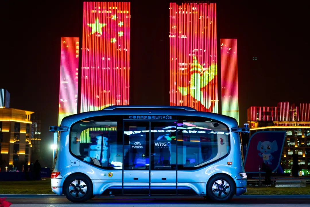 CCTV央視報道：李強視察并體驗小宇2.0