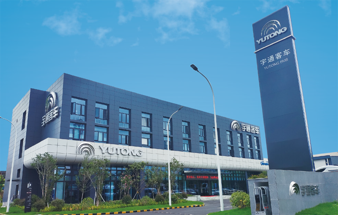 行業最大批量！宇通100輛高端旅游客車交付新疆