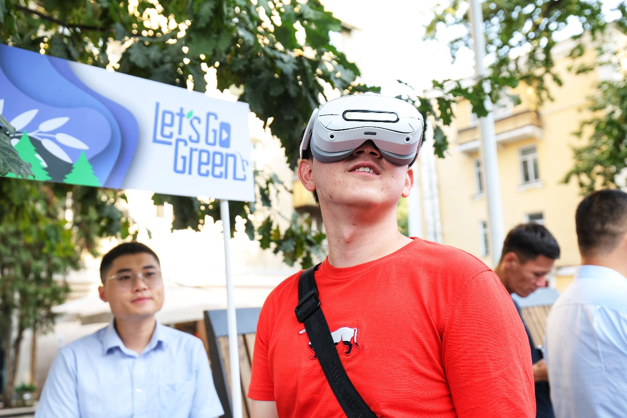 綠色點亮阿拉木圖 宇通攜手中國駐阿拉木圖總領(lǐng)事館共啟低碳出行新篇章 綠色點亮阿拉木圖 宇通攜手中國駐阿拉木圖總領(lǐng)事館共啟低碳出行新篇章