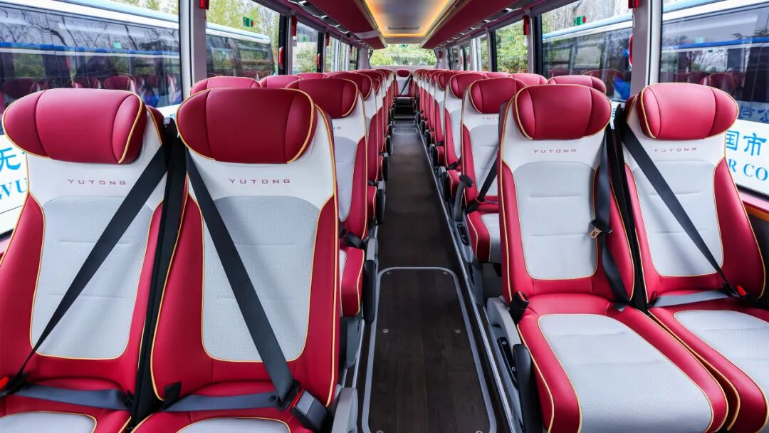 向高處行！宇通T7與天域S12奏響高端化戰(zhàn)略“開門紅”