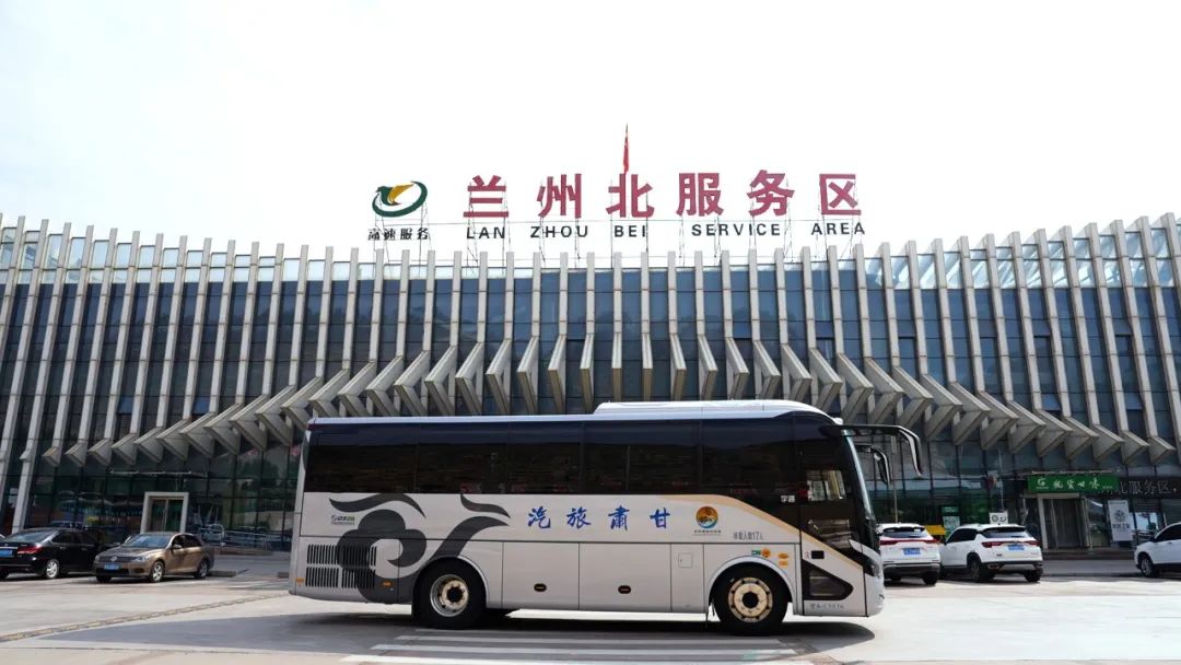 國風(fēng)車奔赴絲綢路！宇通攜手甘肅旅汽打造西北高端游