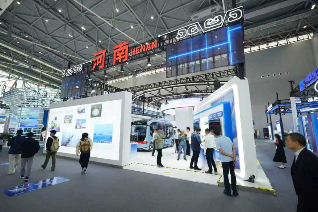 小宇2.0閃耀2025世界制造業(yè)大會,賦能智慧出行新未來 圖片