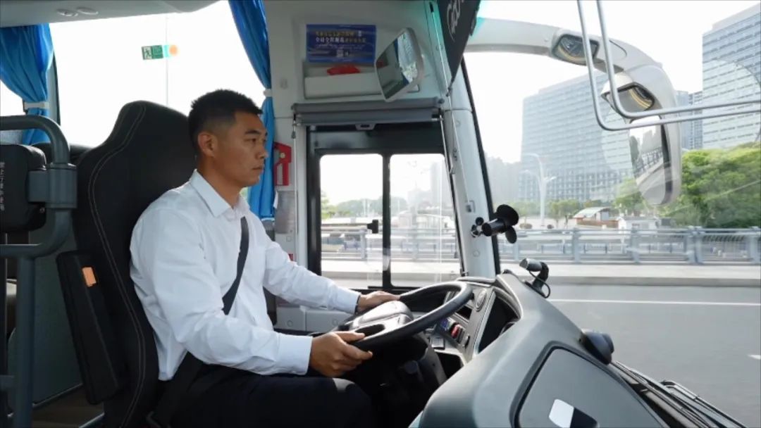 電動(dòng)化+高端化！宇通助力蘇汽旅游集團(tuán)高質(zhì)量發(fā)展